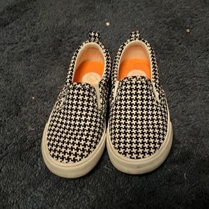 Tula Baby Houndstooth Slip on